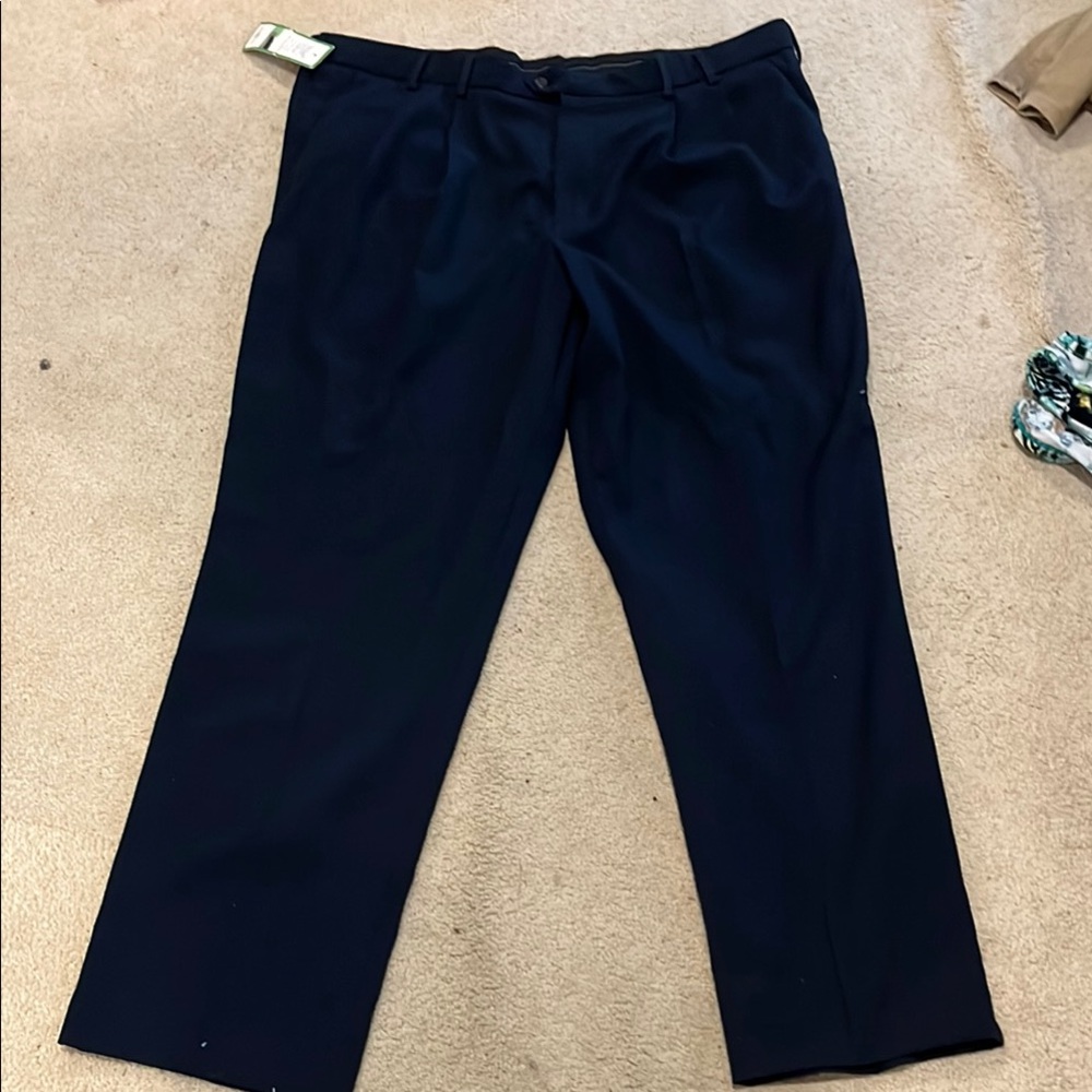 NWT Dockers Men’s Golf Dress Pants Pleated Relaxed Fit